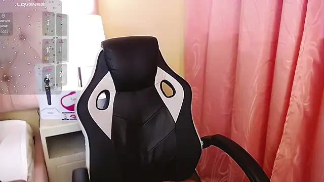 Hillary_Thomson's cam snapshot