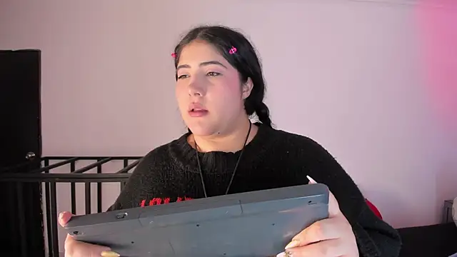 AmberiniHoffman's cam snapshot