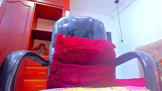 emma_purple_'s cam snapshot