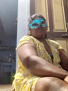 divyatamil143's cam snapshot