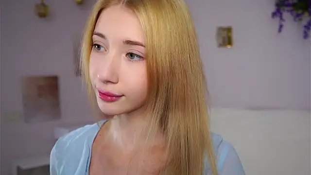 SunnivaCovil's cam snapshot