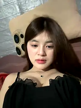 Cheerful-girl's cam snapshot