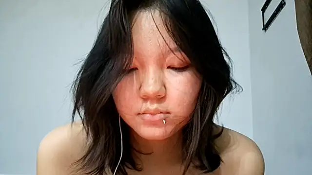 MeowMiaMeow's cam snapshot