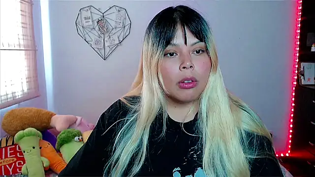 EllieMoonX's cam snapshot