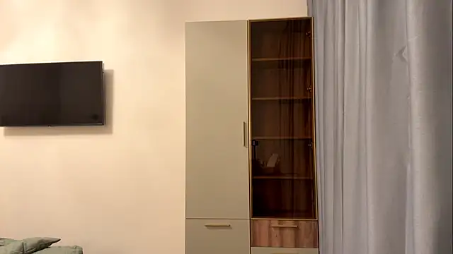 MinervaShetrawski's cam snapshot