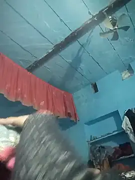 Chinki_pande's cam snapshot