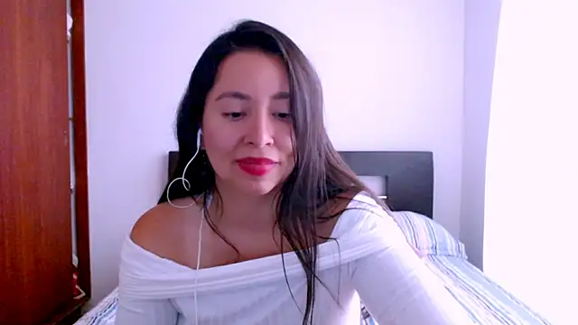 emely_sexx20's cam snapshot