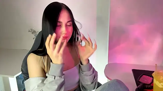 Beautyofnlka's cam snapshot