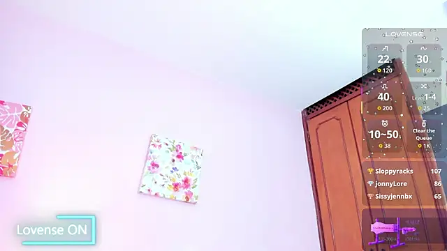 mia_celezte's cam snapshot