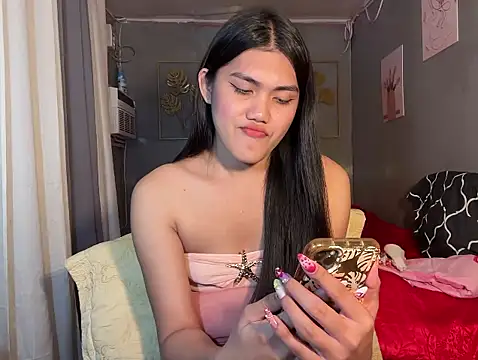 Delicate_Savannah live sex cam