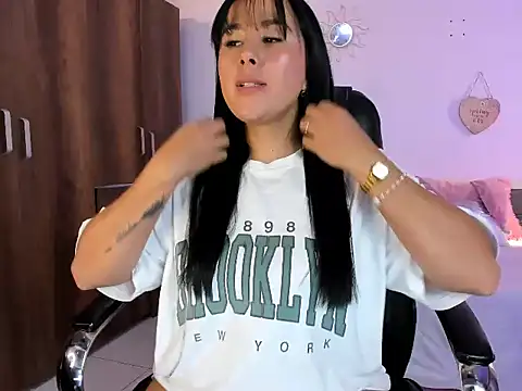 thaily_22's cam snapshot