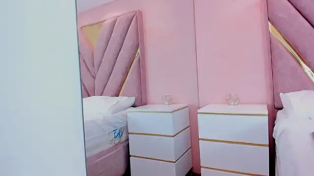 roxyflame_'s cam snapshot