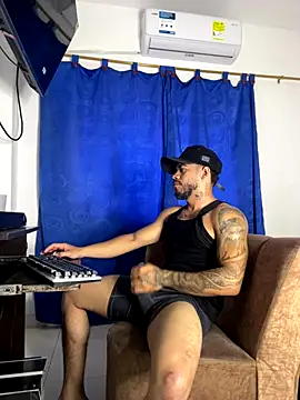 Kylian_Alessandro live sex cam