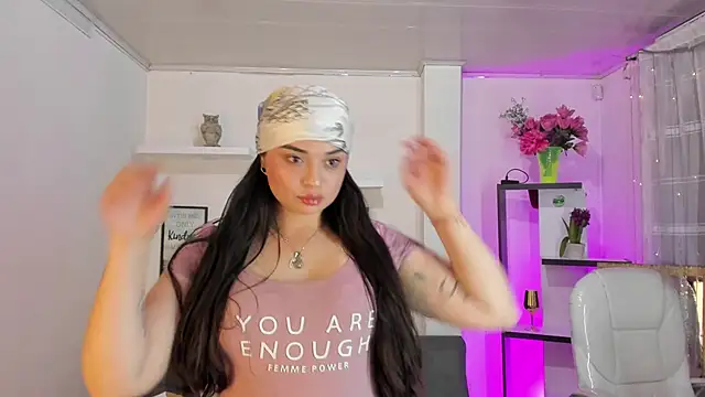 kyliie_'s cam snapshot