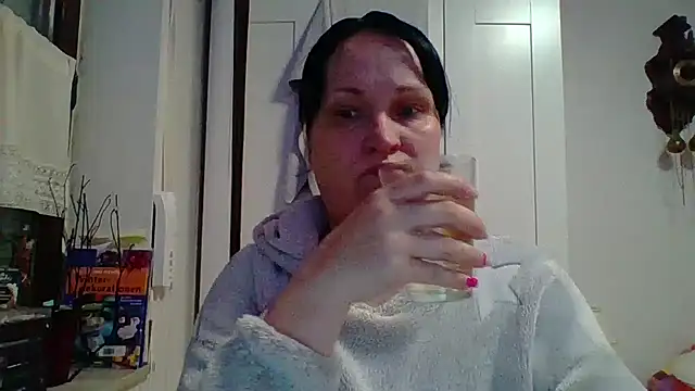 _squirty_cum_lady_'s cam snapshot