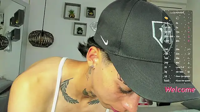 AmberAdams_'s cam snapshot