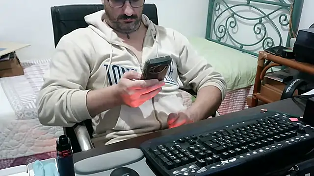 Italian_dark_desire's cam snapshot