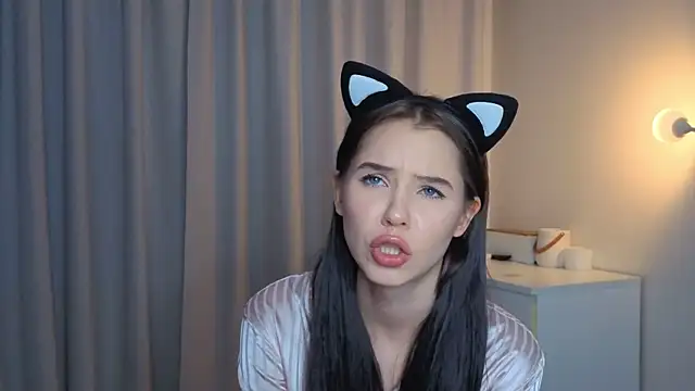 slyshypie's cam snapshot