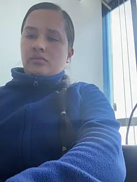 bela_miel's cam snapshot