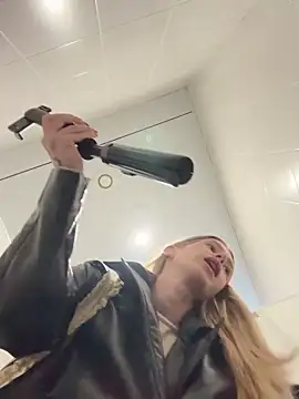 kira_mia's cam snapshot