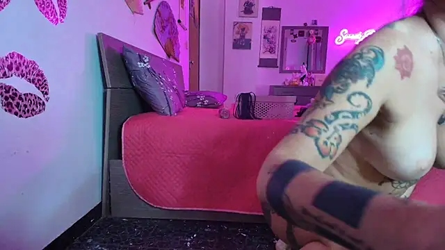 SWEETYRABBIT_FUCKTOTUM's cam snapshot