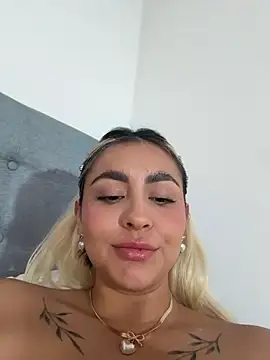 Elina_Hills's cam snapshot