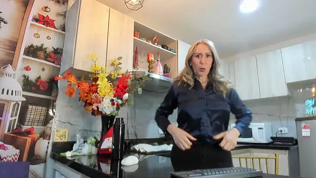 ashleymilf_1's cam snapshot