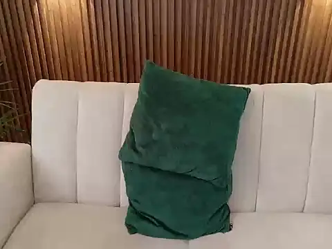 dirty_feelena's cam snapshot