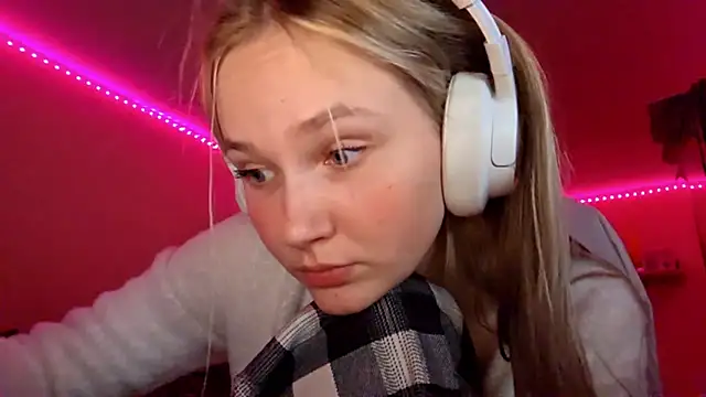 KarinRobertson's cam snapshot