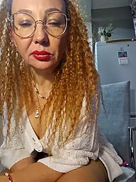 LybovNTV's cam snapshot