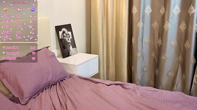 Naughty__Couplles's cam snapshot