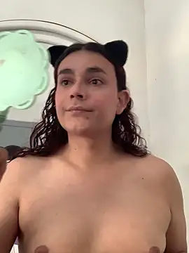 La-Gatiita-trans live sex cam