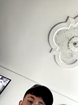 nico_18x live sex cam