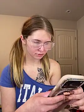 Riley_ray69's cam snapshot