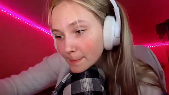 KarinRobertson's cam snapshot