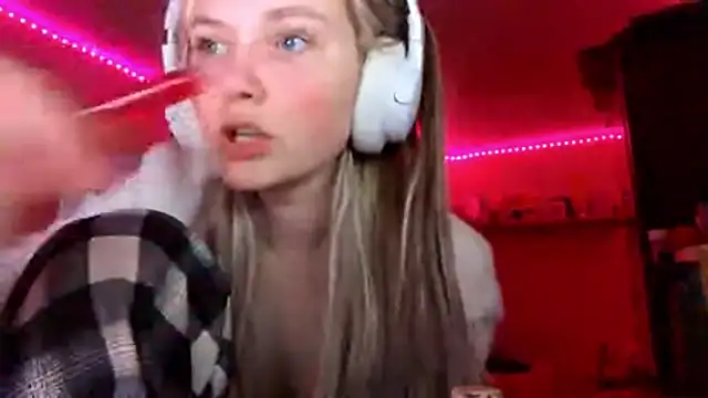 KarinRobertson's cam snapshot