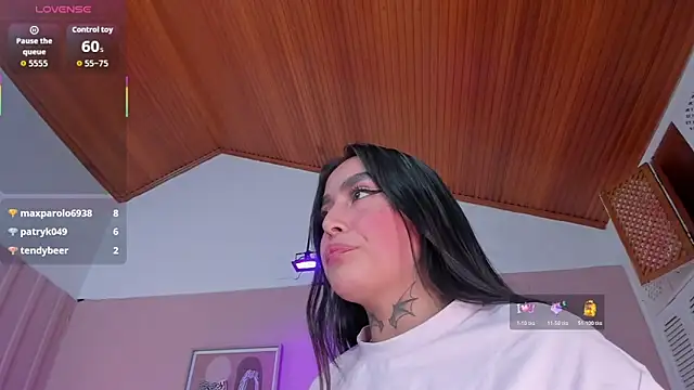 elodie_walker's cam snapshot