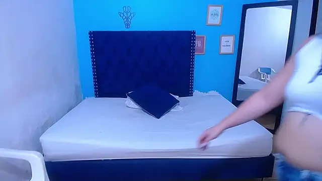 kinky_redhead18's cam snapshot