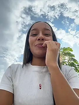 Brunettecollins05's cam snapshot