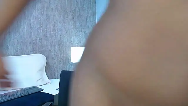 KarinaFlowers_'s cam snapshot