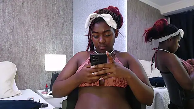 KarinaFlowers_'s cam snapshot