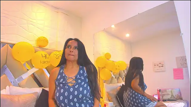 raquell_moore's cam snapshot