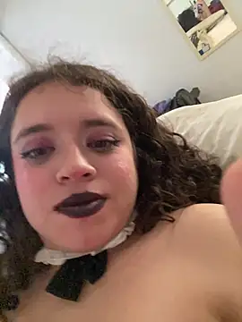 Lucy_YupiSweet's cam snapshot