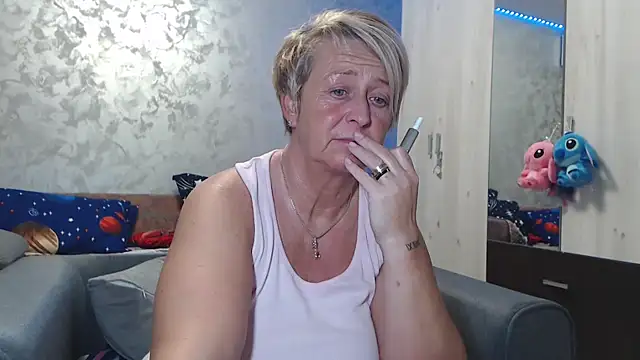 RosesandLillies's cam snapshot