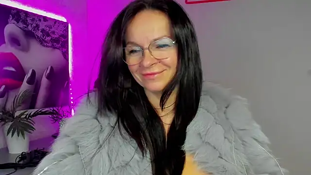 HelenLuxx's cam snapshot