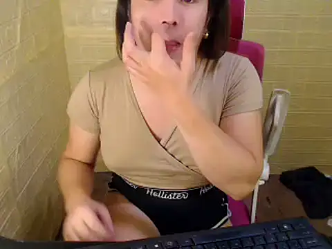 PinayGoddessTits's cam snapshot