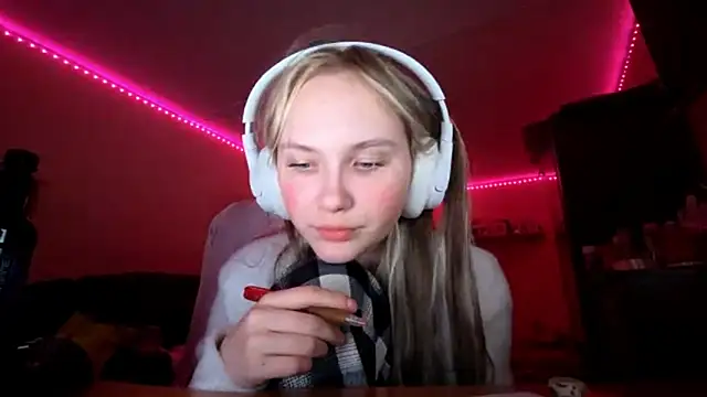 KarinRobertson's cam snapshot