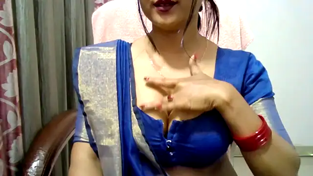 Queenhimanshi's cam snapshot