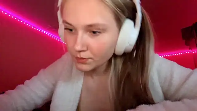 KarinRobertson's cam snapshot