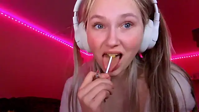 KarinRobertson's cam snapshot